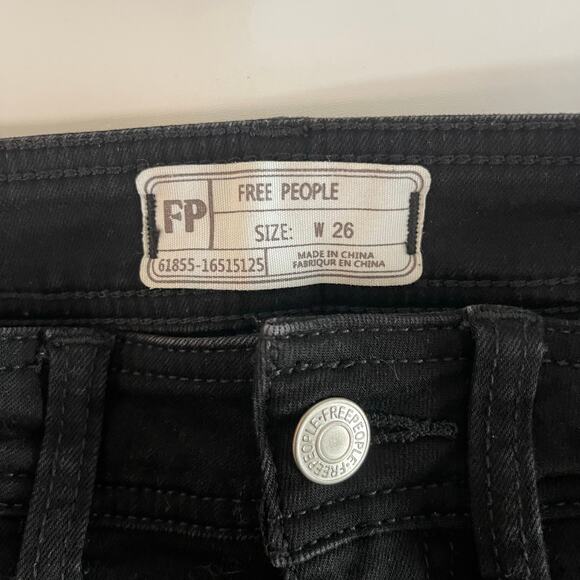 Free People Black 9” Bermuda Shorts Cutoff Hem Women’s - Size 26 - Picture 3 of 4